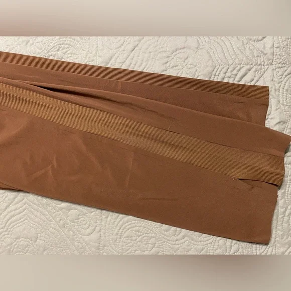 Athleta Brooklyn Ankle Pants - Picture 4 of 4